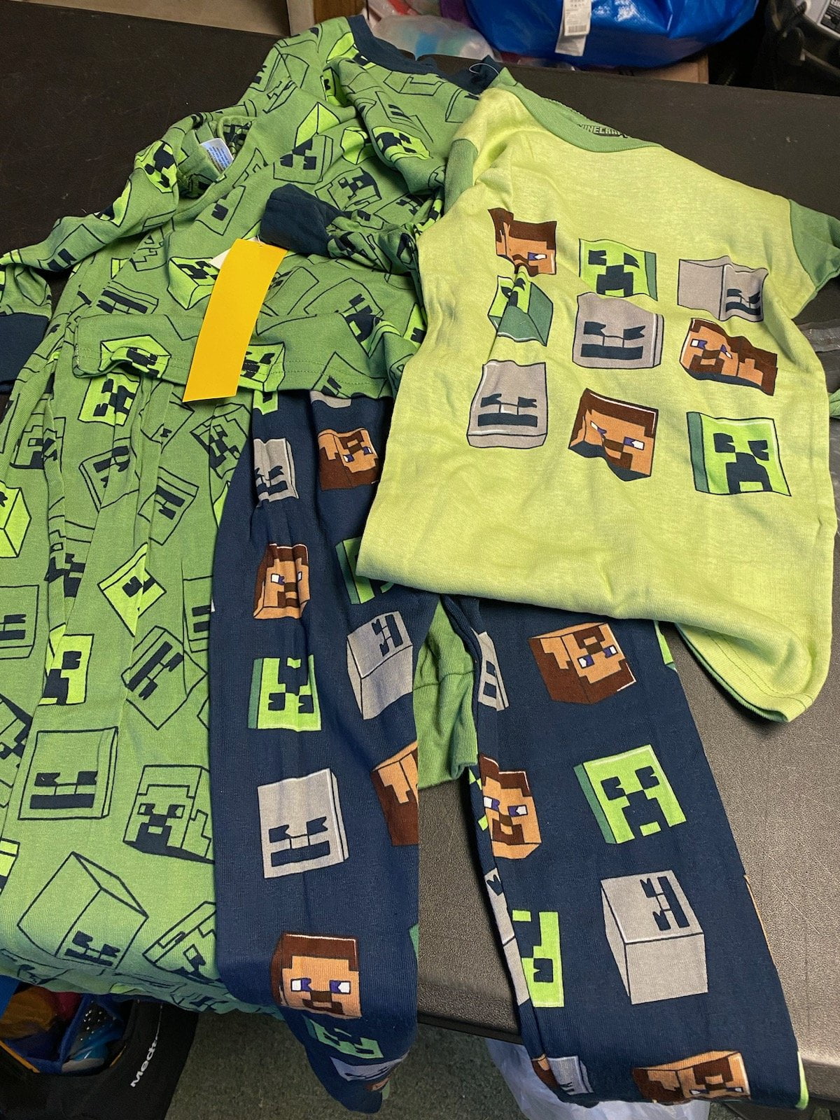 Minecraft Kid's Comfortable Steve Creeper Pajama Set, Green - Walmart.com