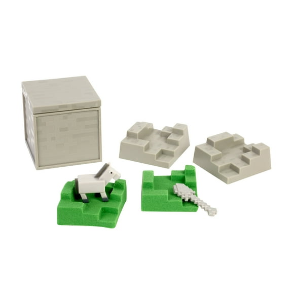 Minecraft Mini Mining Set with Moldable Sand, Environment Accessory and Mini Figure