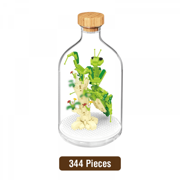 Mini Animals Building Set Creative Insect Block Set Mini Bugs Building Blocks for Adults, Party Favors, Nature Lovers Office Home Decor & Gifts(Mantis)