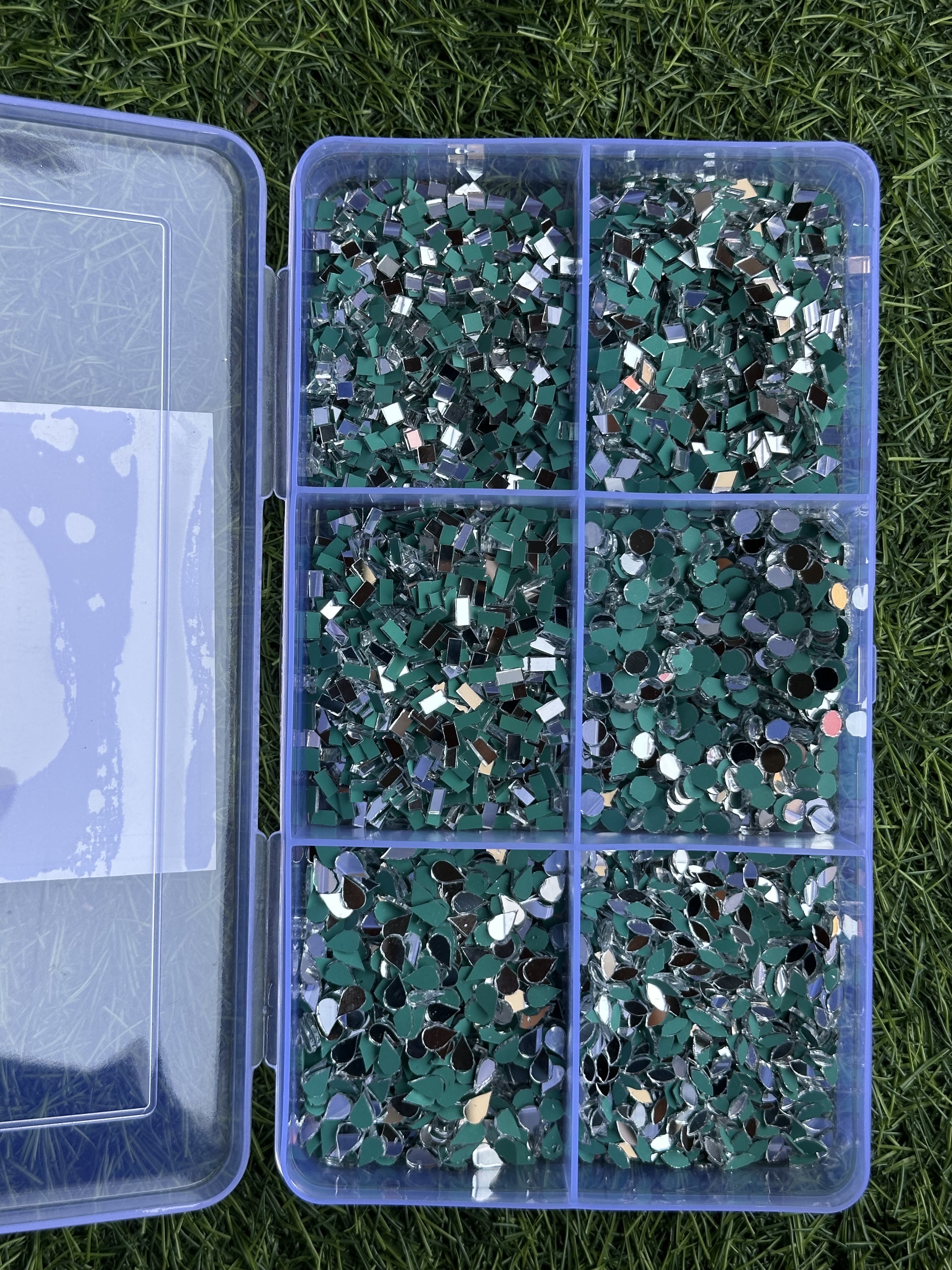Mirror Glass Worldwide Mini Craft Acrylic Mirror Shapes Kit – Frameless, 5,250 Pcs in Square, Circle, Diamond, Drop, and Leaf Designs