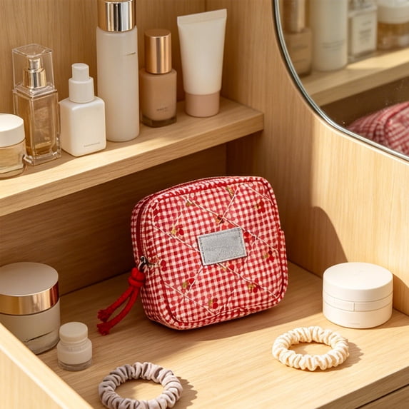 Mini Fabric Pouch,Quilted Cotton Period Accessory Bag Smooth Zipper Portable Lightweight Organizer,Small Item Storage For Campus Daily Commute Gym Outdoor Trip(Red)
