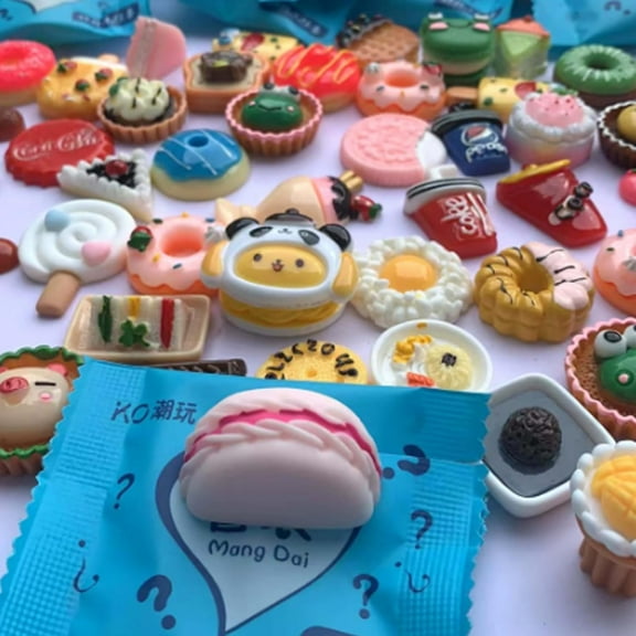 Mini Glow in The Dark Animal Resin Models, Resin Animals, Blind Bags, Mystery Resins Animal Blind Bag, Hide Small Luminous Figure, Random Design(100pc)