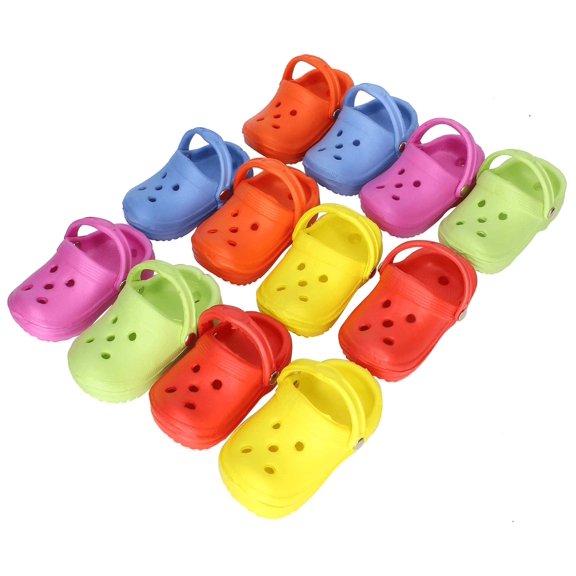 Mini Sandals: 12 Sandals