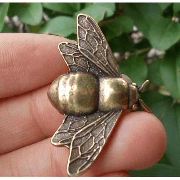 Miniature Brass bee Figurine Model Ornament Retro bee Animal Statue Home Table Decoration Solid Metal Ornament, Mini bee Sculpture fr776