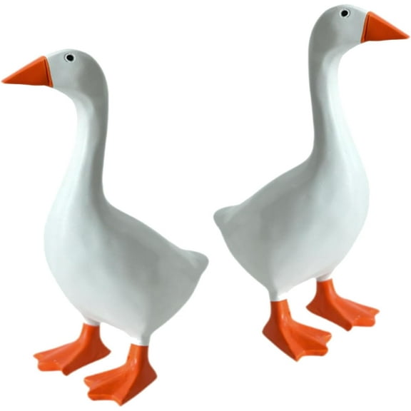 Minibee Cute Desktop Goose Key Holder, 6.5" Magnetic Desk Goose Figurine, Funny Resin Duck Statue for Office Table