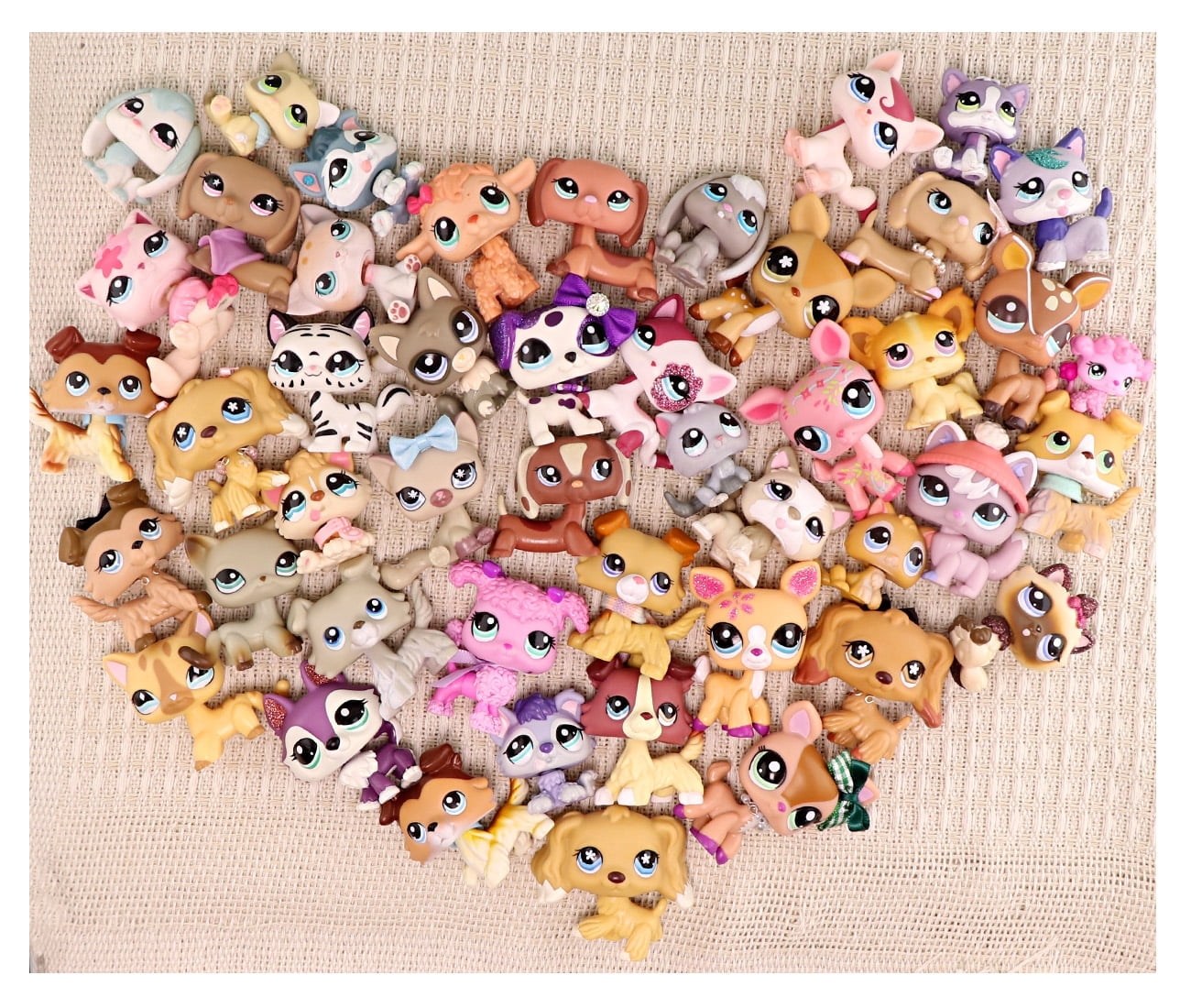 Minilpsshop 4 pcs Random lps Shorthair Cat Collie Dachshund Kitten Wolf Husky Cocker Spaniel Great Dane Fox Mini Pet Toys