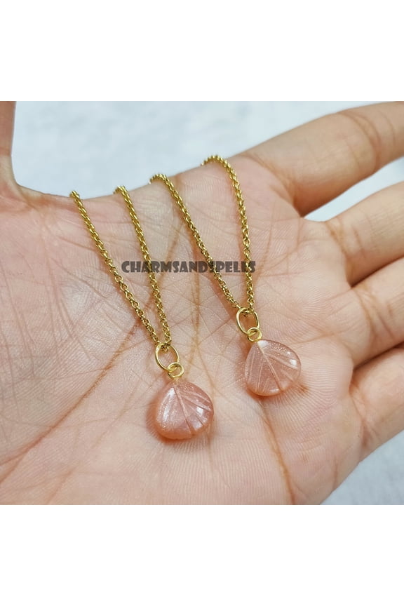 Minimal Peach Moonstone Shell Necklace, Dainty Moonstone Layering Necklace, Delicate Gemstone Necklace, Birthstone Necklace, Christmas Gifts