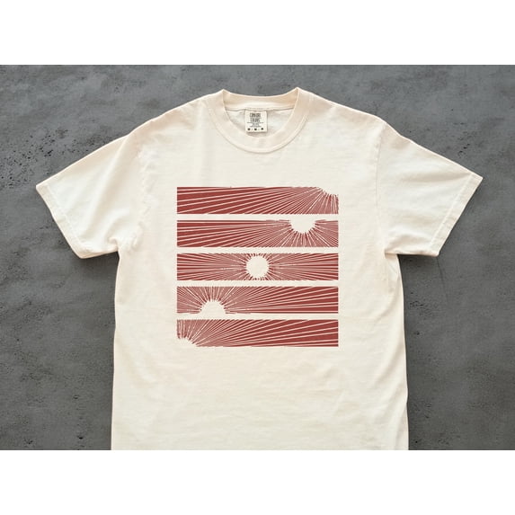 Minimalist Abstract Sun Lines T-Shirt - Comfort Colors Retro Nature Aesthetic Top for Everyday Style