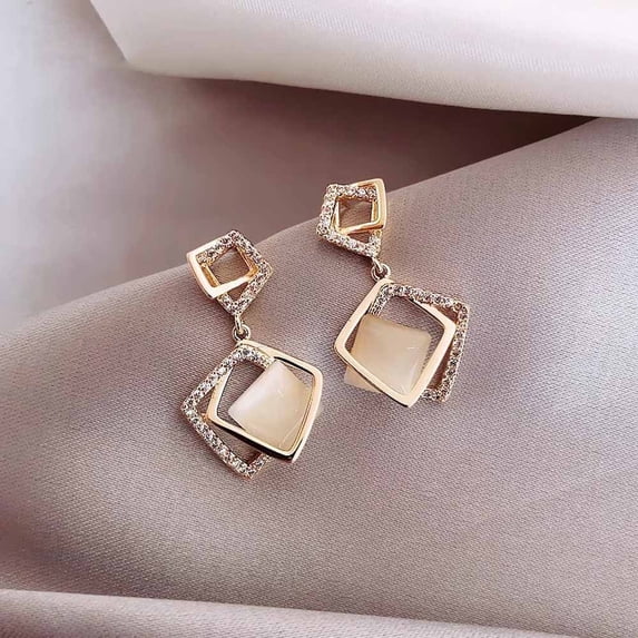 Minimalist Gold Hoop Earrings – Korean Inspired High-End Jewelry for Round Faces