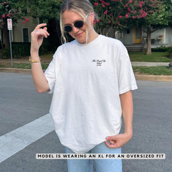 Minimalistic Drink T-Shirt Tee, Retro Line Art Cocktail Shirt, Trendy Gift for Women, Bart