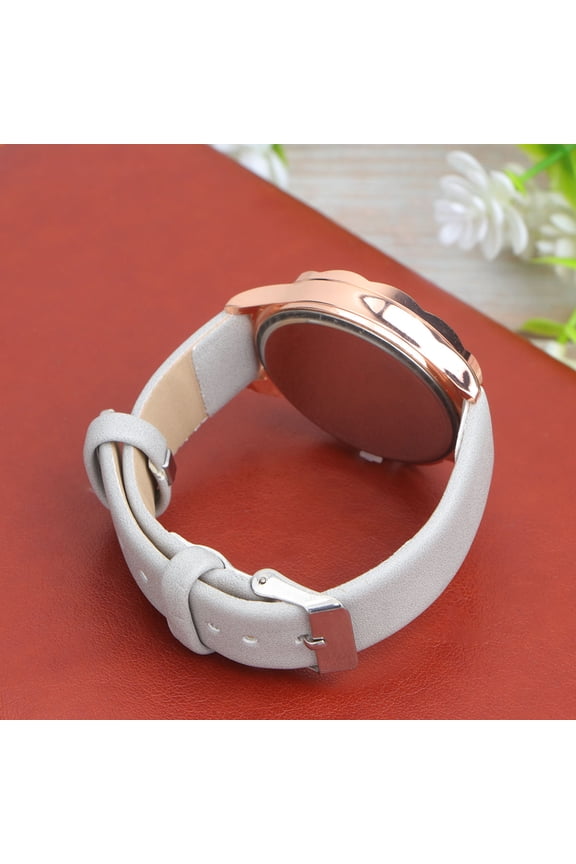 Strap Quartz Watch in Grey with Stainless Steel Buckle for Charming Wear