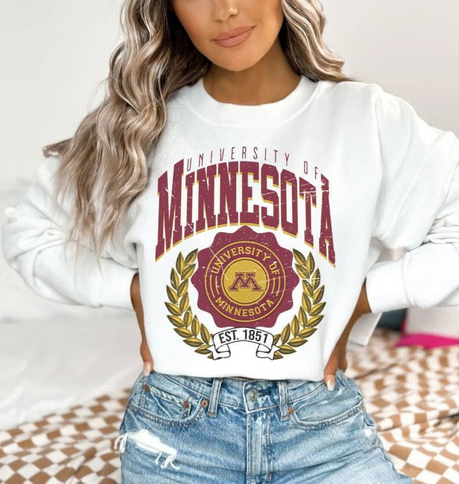 Minnesota University t shirt in a vintage style University of Minnesota Sweartshirt Minnesota college Hoodie. sweatshirts graphic beautiful Walmart