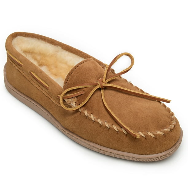 Minnetonka Men s Suede Sheepskin Hardsole Moc Slipper