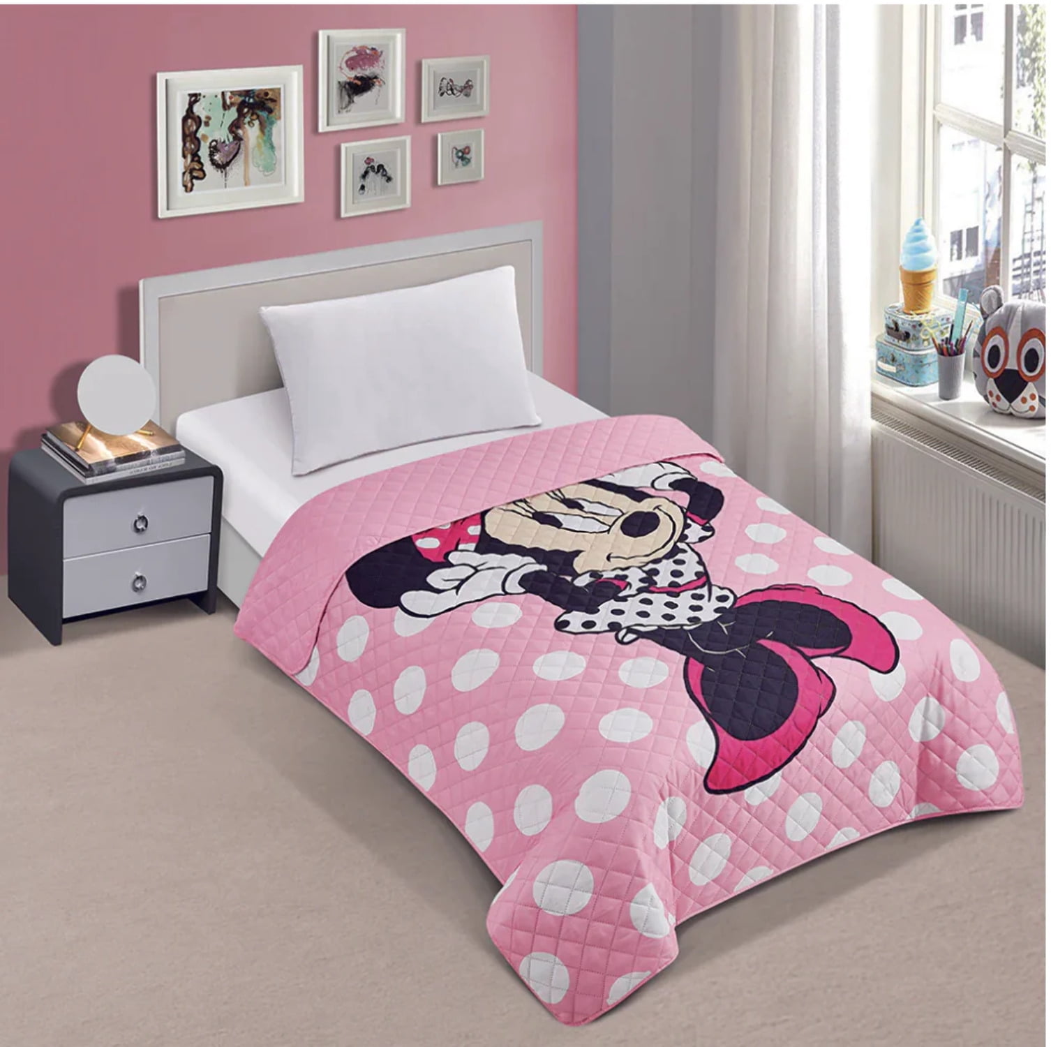 Minnie Mouse "2 Cute" Twin/Full Quilted Bedspread Only