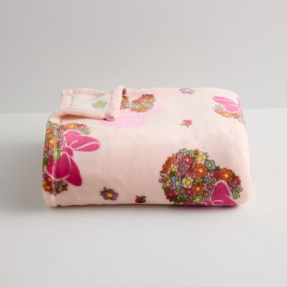 Minnie Mouse Oversized Supersoft Printed Plush Throw 5ft x 6ft