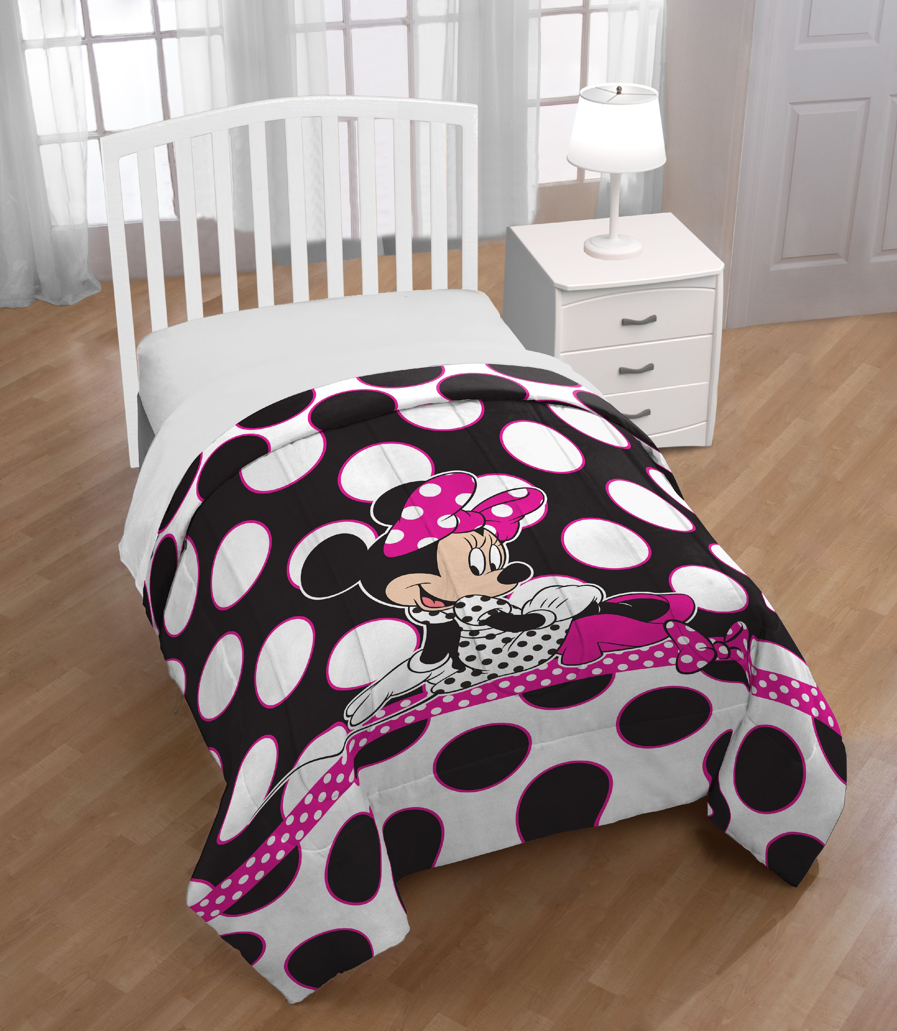 Minnie Mouse Reversible Twin/Full Comforter - image 1 of 3