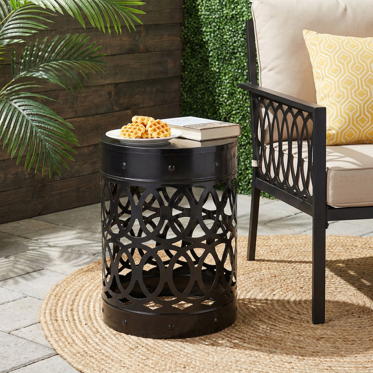 Mintazer Outdoor Metal Side Table, Modern Iron Cut PatioTable with Overlapping Circle Pattern, Black