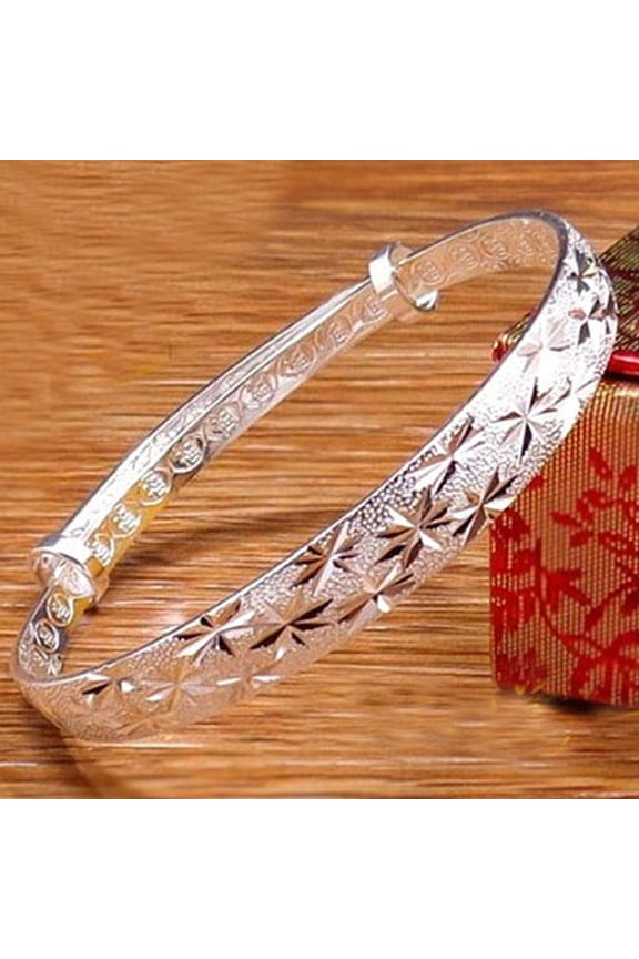 Dainty Baby‘s Breath Bracelet for Women, Delicate Floral Bangle, Elegant Minimalist Jewelry, Lightweight Everyday Wrist Accessory, Birthday Gift, 1 Piece