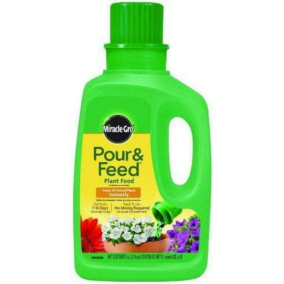 Miracle Gro 1006002 32 Oz Pour & Feed Liquid Plant Food 0.02-0.02-0.02