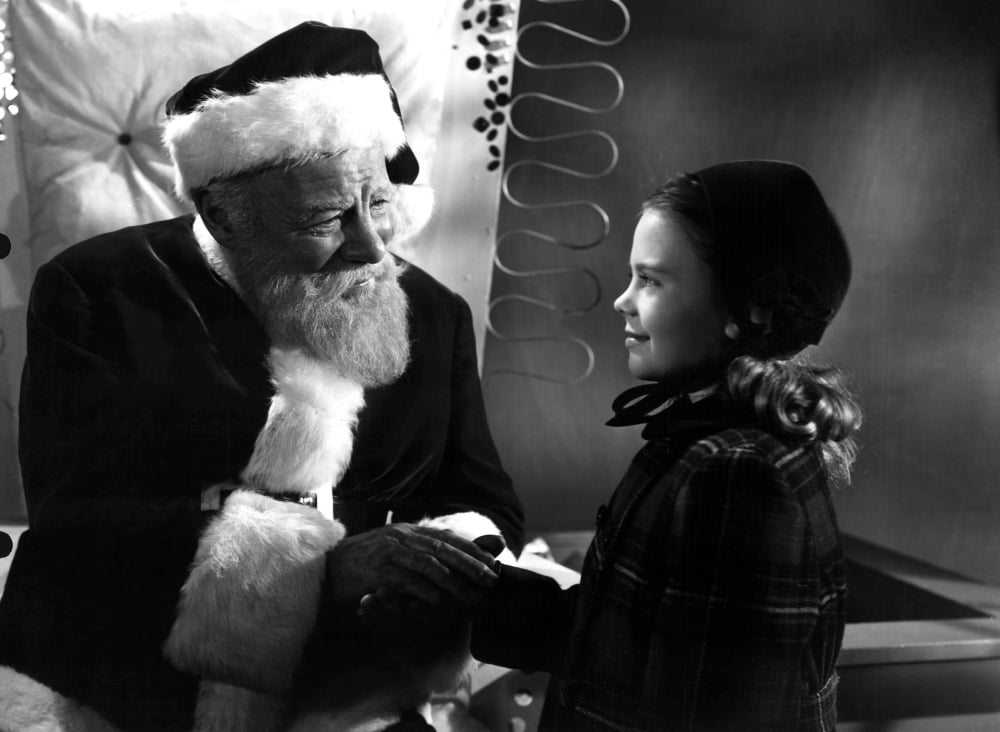 Miracle On 34Th Street Canvas Art - (20 x 16)
