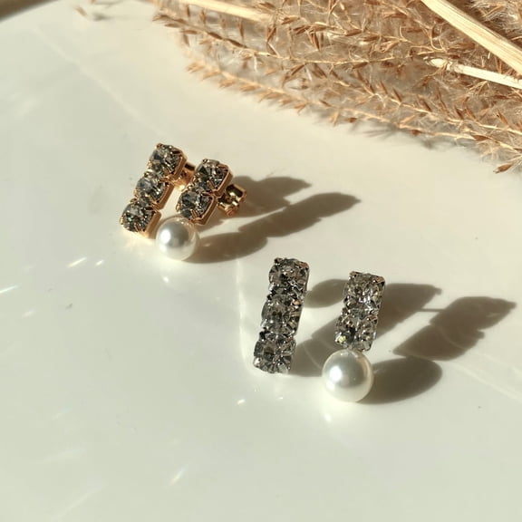 Mismatched Cubic Zirconia Bar and Pearl Stud Earrings