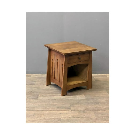 Mission Style Solid Quarter Sawn Oak Keyhole End Table