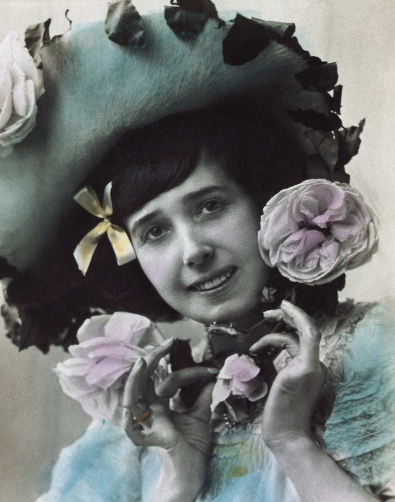 Mistinguettejeanne Bourgeoiscalled (1873-1956) Canvas Art - (24 x 36)