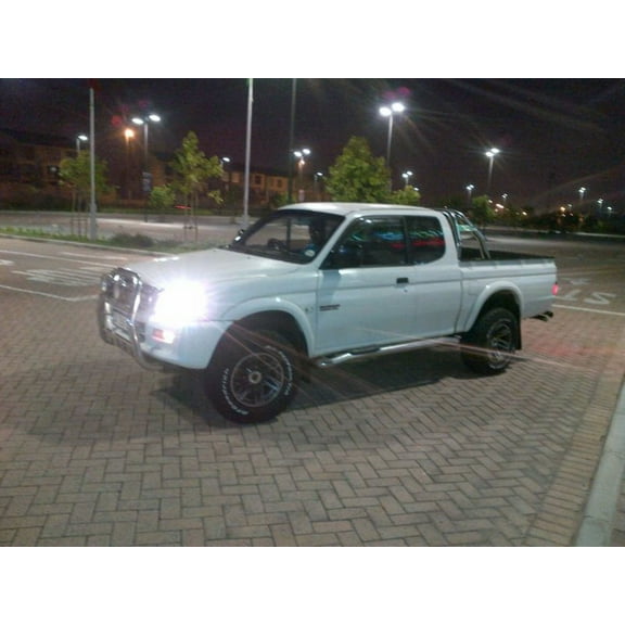 Mitsubishi Colt Super White Head Lamp Replacement Light Bubs Set