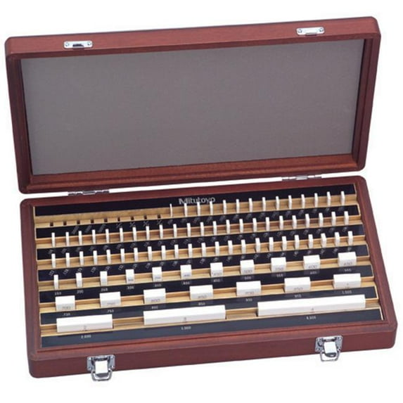 Mitutoyo 516-302-26 26 in. Rectangle Ceramic Gage Block Grade 0 Gage Block Set - 81 Piece