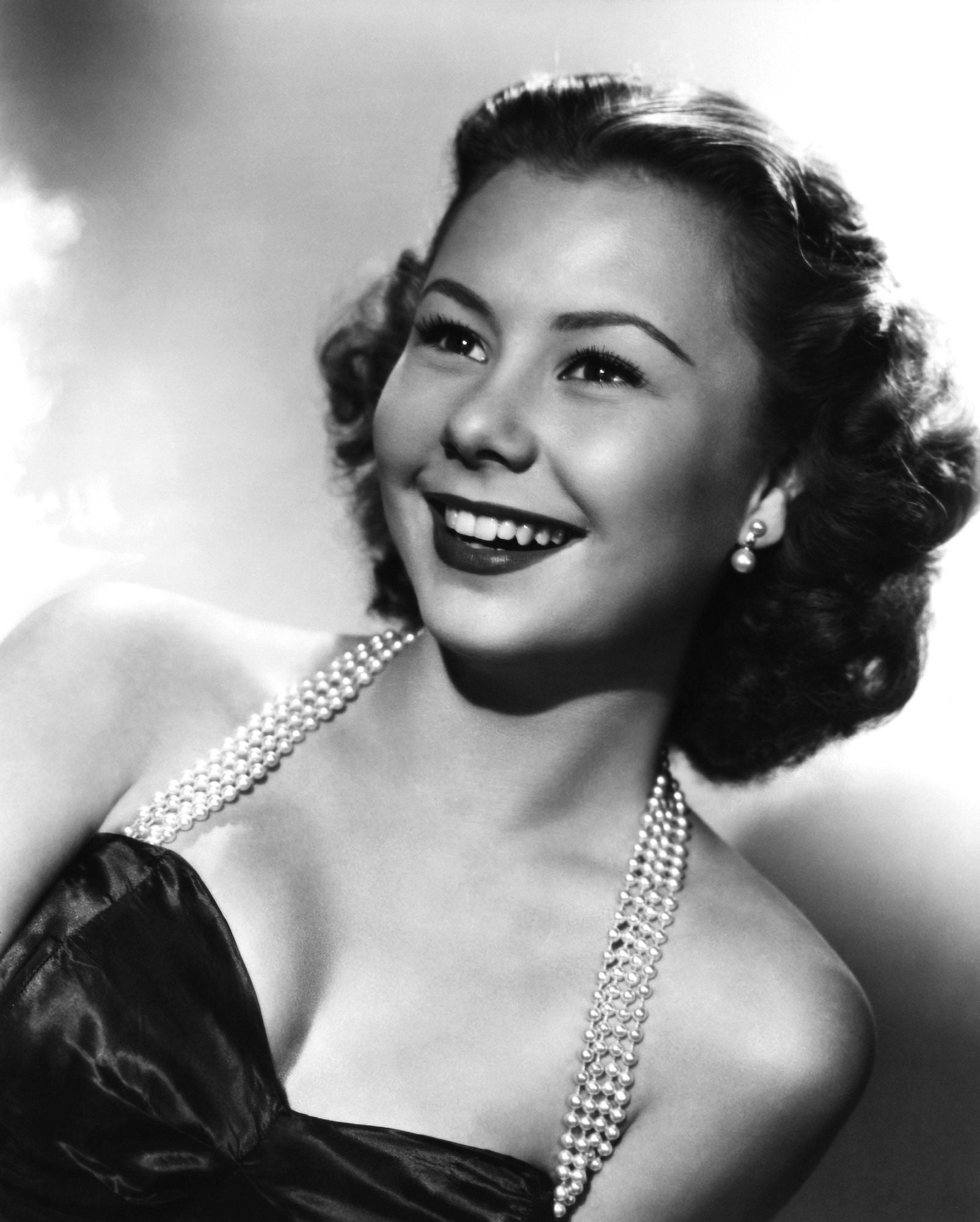 Mitzi Gaynor Canvas Art - (16 x 20)
