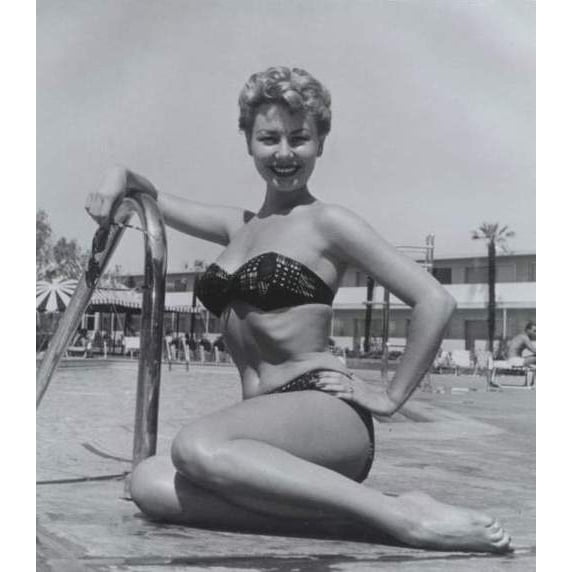Mitzi Gaynor - Sitting Sideways  Photo Print (8 x 10)