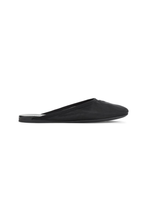 Slip-On Black Sneakers With Minimalist Design Black (Women's)