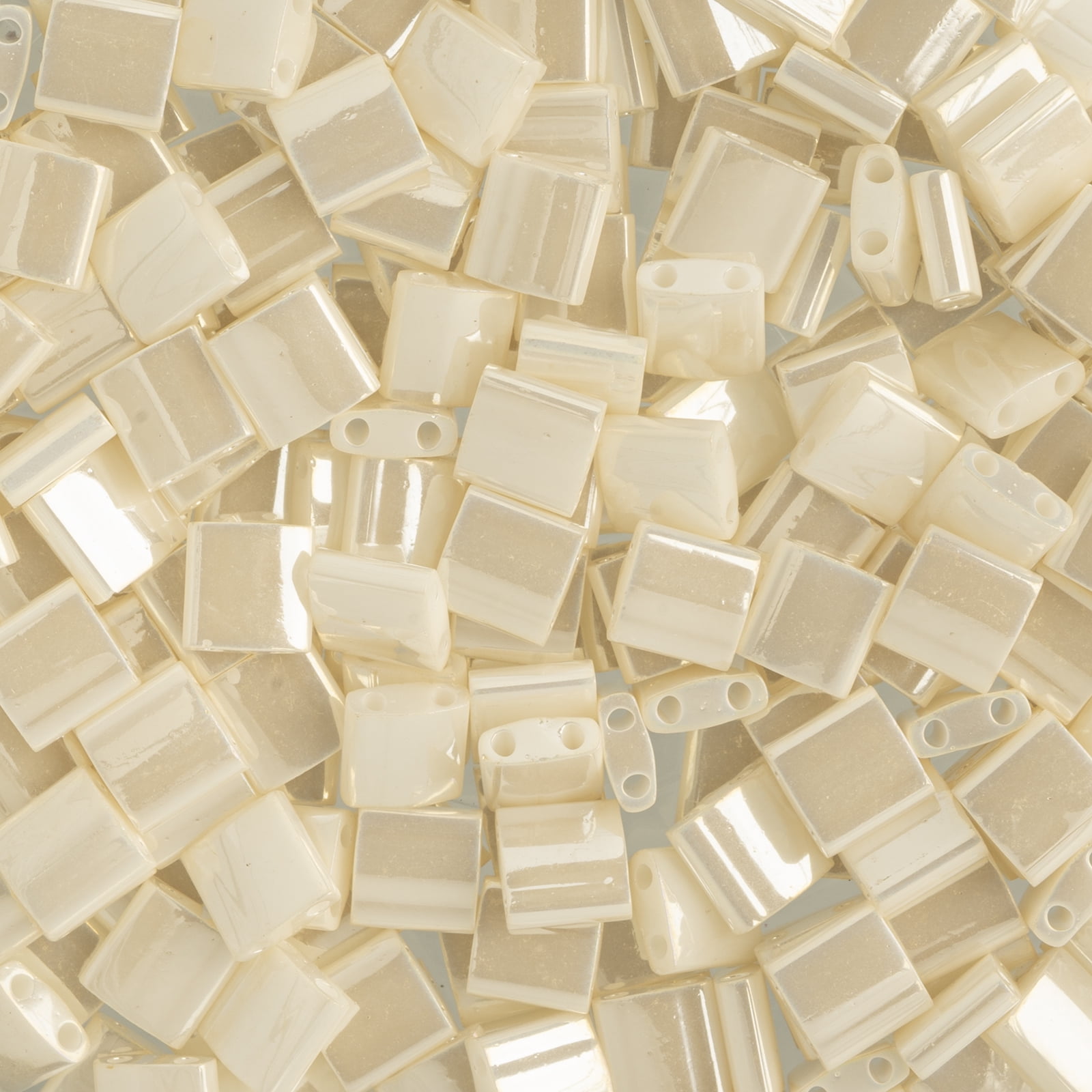 Ivory Pearl Ceylon - Half Tila, Miyuki 5.2g Ivory Pearl Ceylon - Half Tila, Miyuki 5.2g