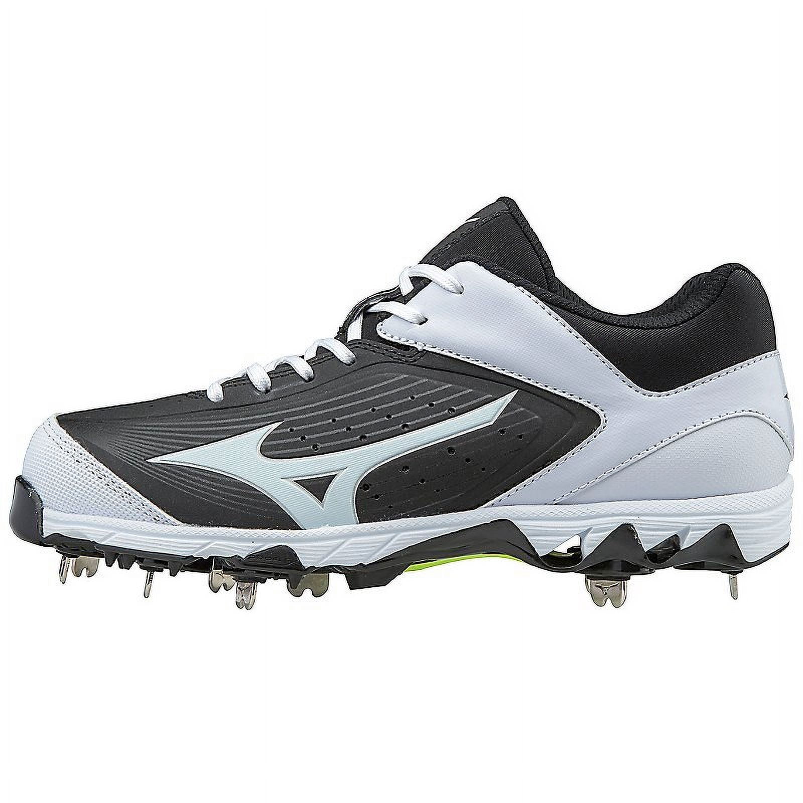 white nike women's metal softball cleats