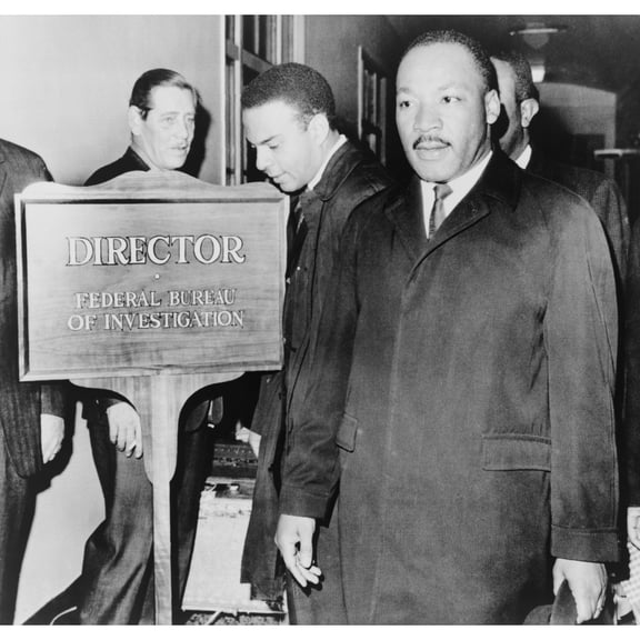Mlk Enters The Fbi Building. Dr. Martin Luther King History (24 x 18)