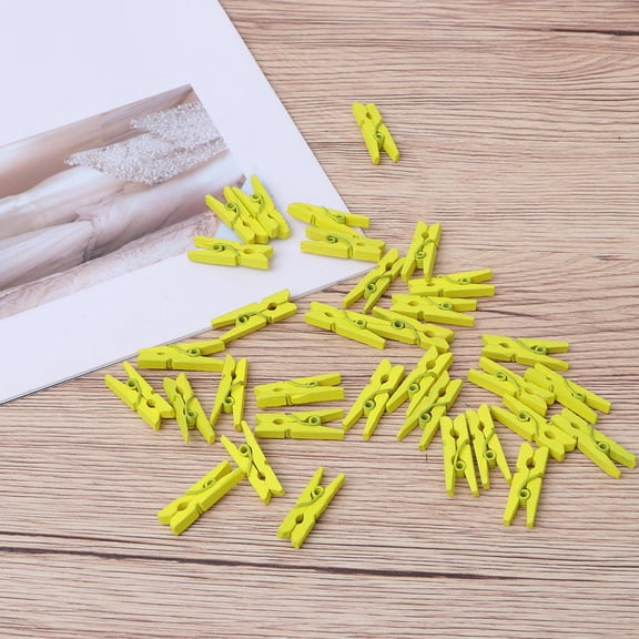 Mobutofu 100-Pack Small Paper Clips for Holiday Crafts, Christmas Tree Decorations, Photo Holders, and Festive Embellishments