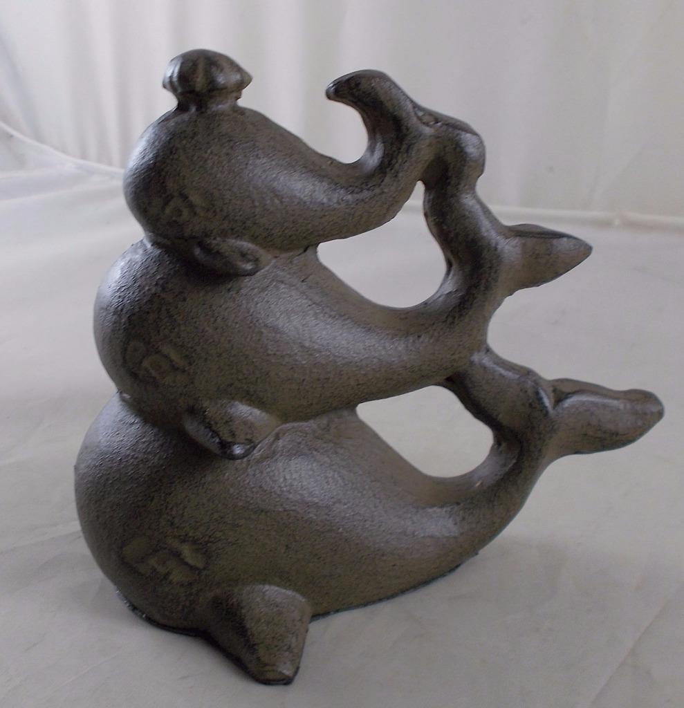 Moby Dick Specialties Rust Brown Cast Iron Triple Stacked Whale Figurine -  Walmart Business Supplies