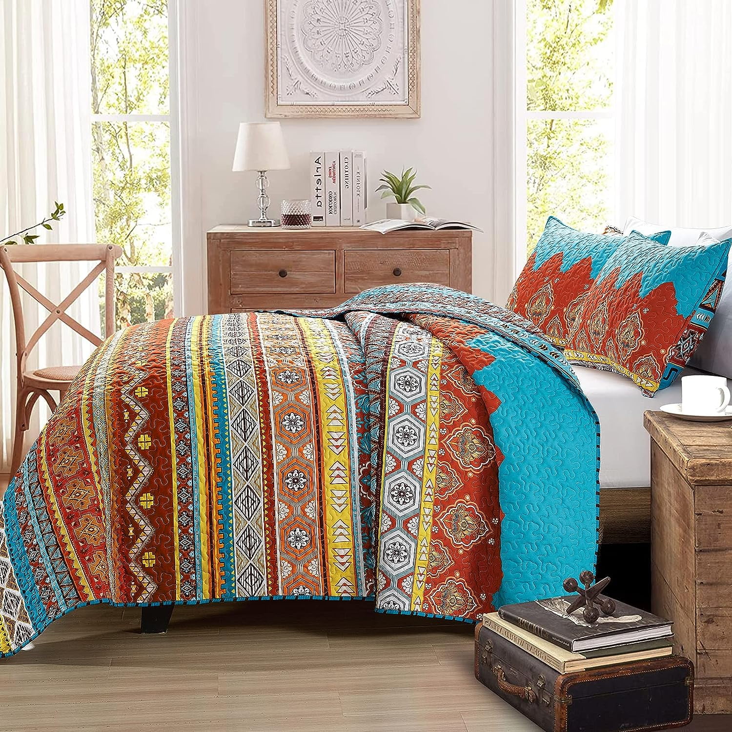 King size 5 Piece Reversible Cotton Quilt Set with Bohemian Motif