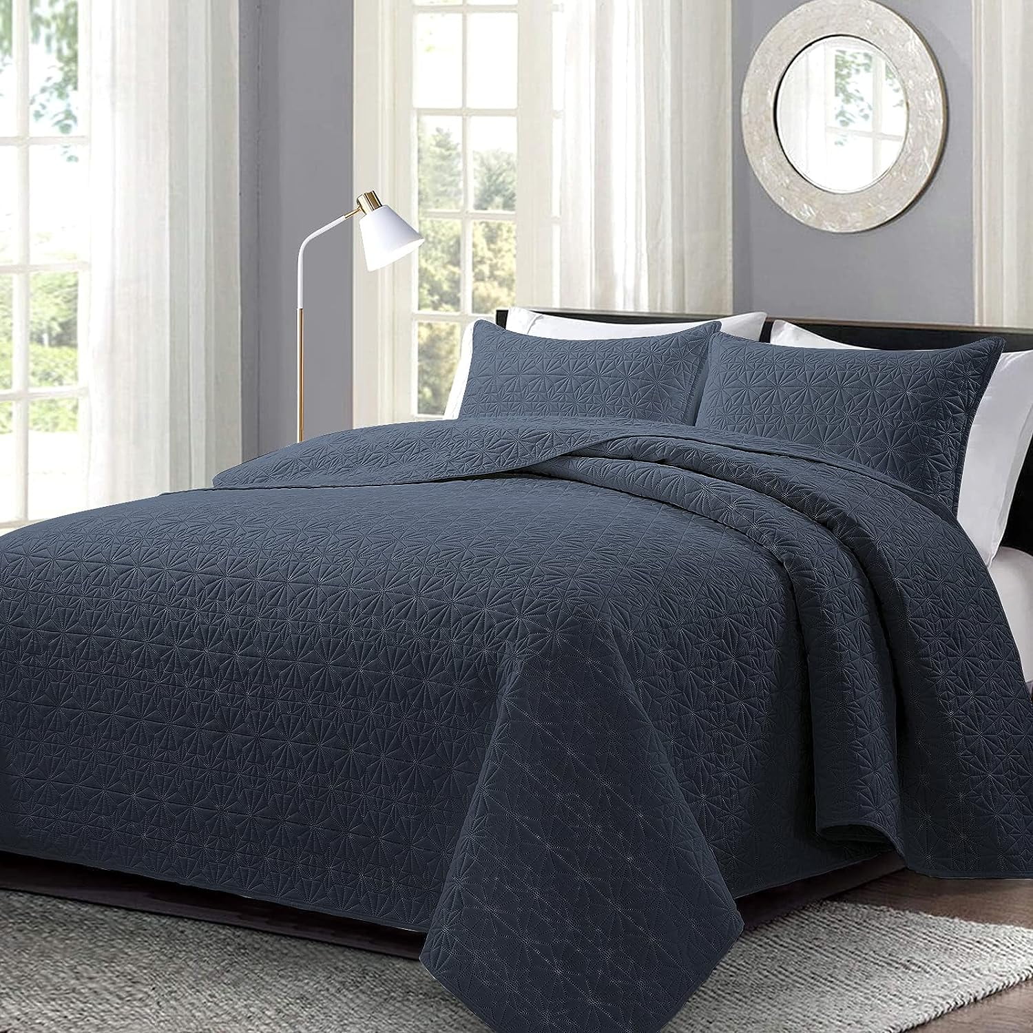 Mocaletto Luxury 3 Piece Queen Size Quilts Elegant Reversible Quilt Set Navy Blue Bedding Set with Pillow Shams Soft Lightweight Microfiber