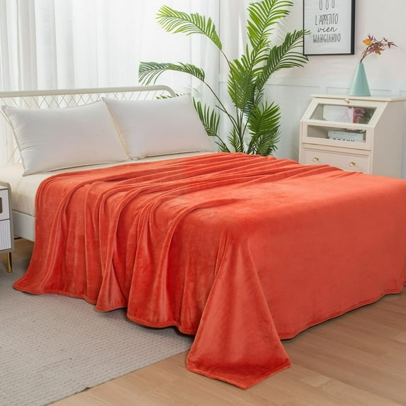 Mocassi Flannel Fleece Throw Blanket, Solid Print, Lightweight and Cozy Material, All Season Suitable, Full/Queen, Coral