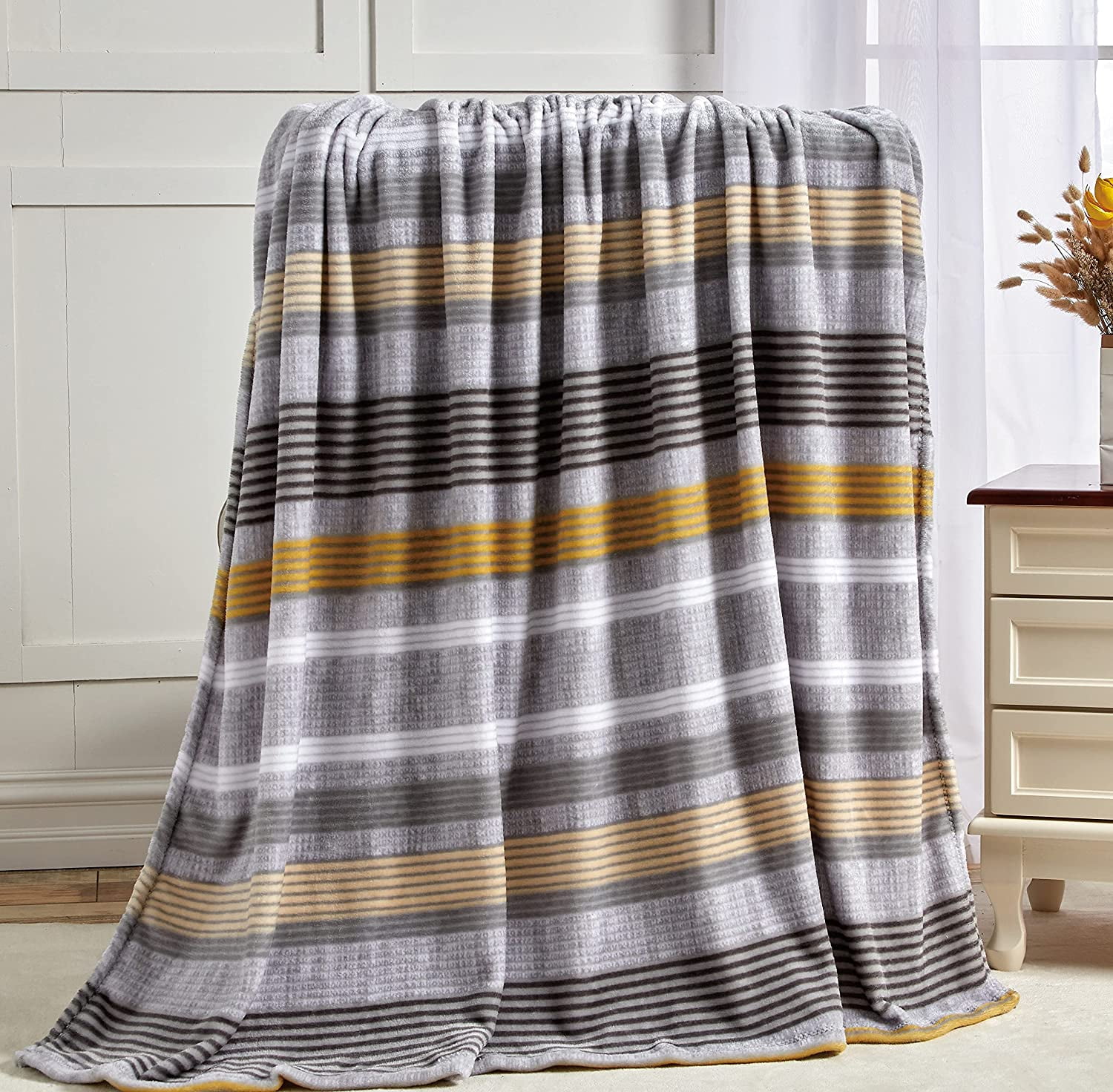 Nayati 50x70 Multicolor Fleece Throw Blanket