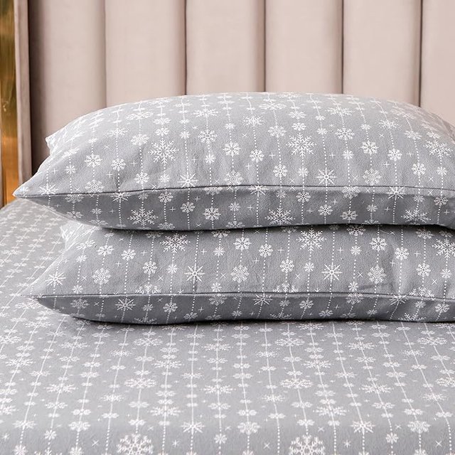 Mocassi Ultra Soft 4Piece Sheet Set Holiday Christmas Flannel Sheets