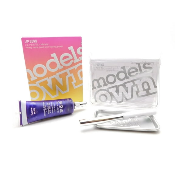 Models Own Lip Gunk Lip Paint Kit: Metallic, Fusion 06: 1 Glossy lip paint, 1 Lip brush, 1 Mixing tray, 1 Case