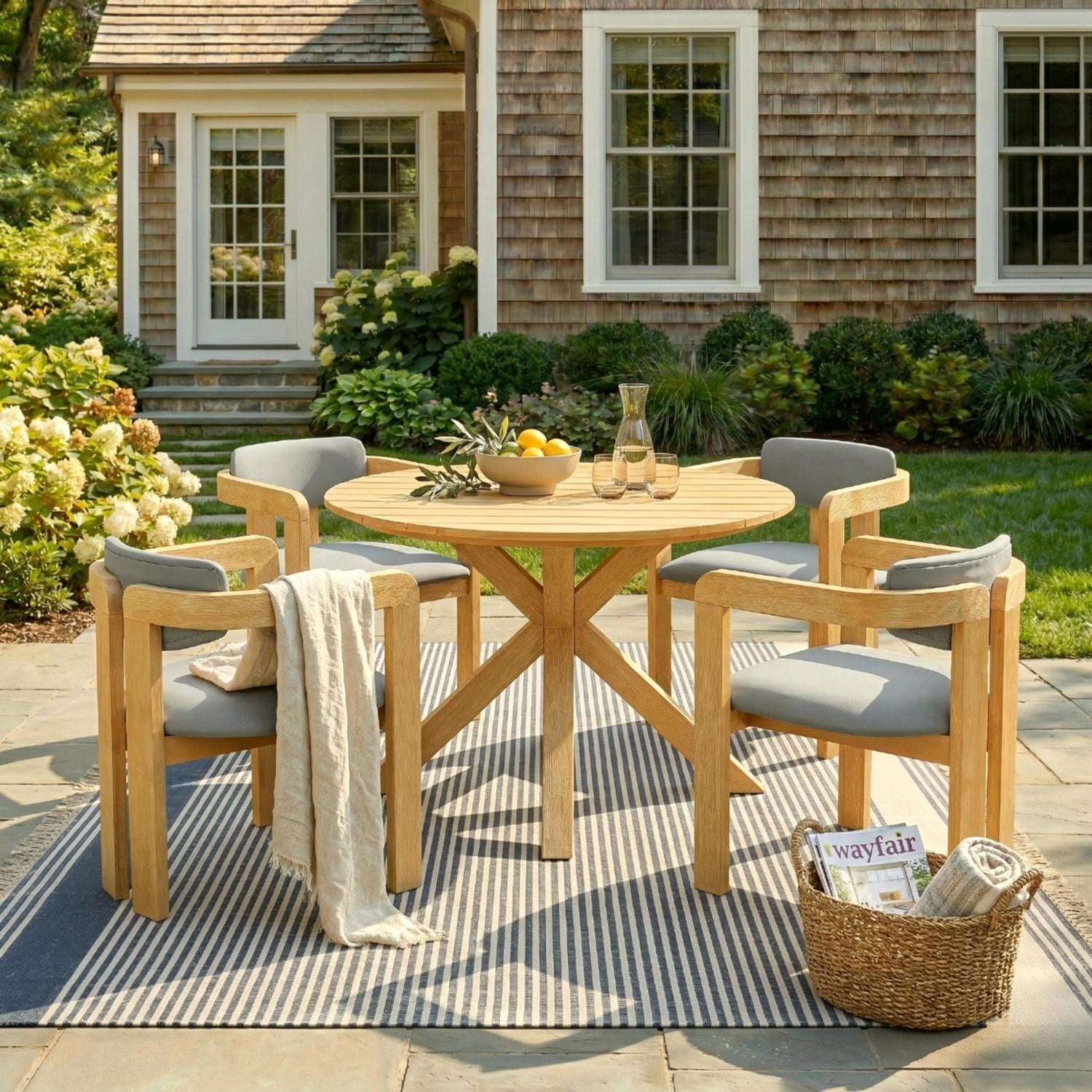 Modern 5-Piece Outdoor Acacia Wood Round Dining Set with 4 Barrel Chairs, Curved Backrest and Cushioned Seats for Patio Garden Backyard Deck, Gray