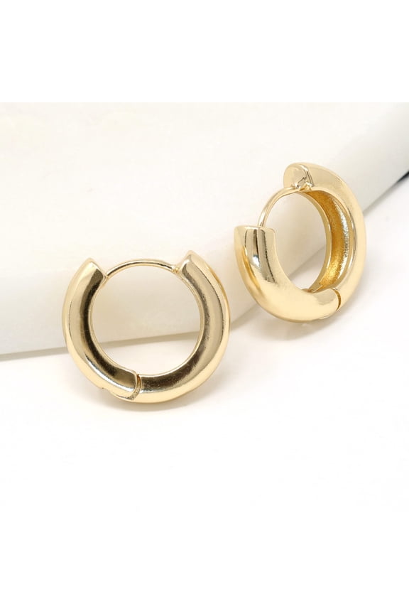 Modern Huggie Earring