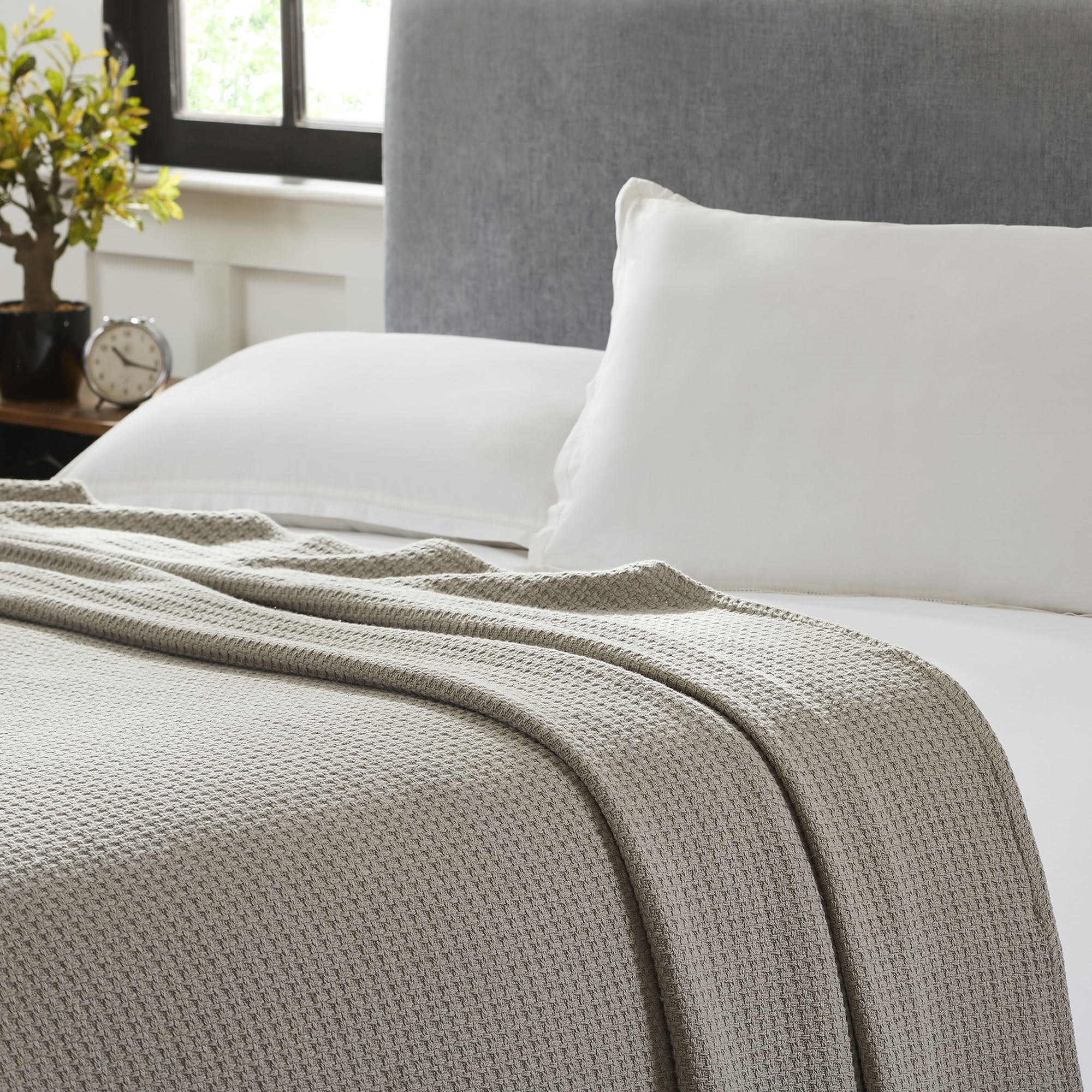 Modern Thread White Waffle Weave 100% Cotton Adult Thermal Blanket