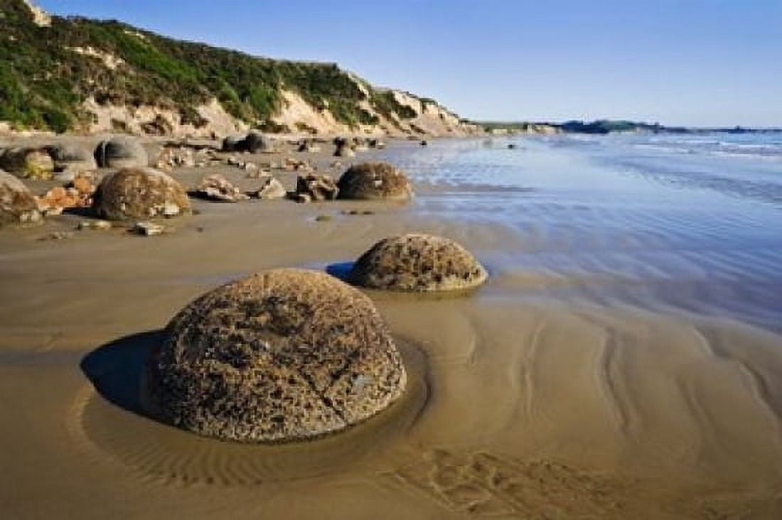 Moeraki Boulders Scenic Reserve South Island New Zealand Canvas Art - Jaynes Gallery DanitaDelimont (36 x 24)