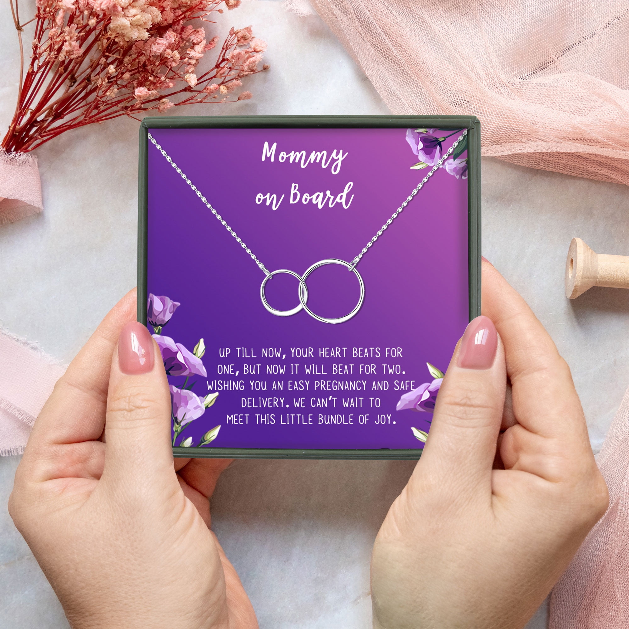 Mommy to Be Christmas Jewelry Gift Set, Jewelry for Her, New Mom Mother's Day Gift, Holiday Gift for Women, Pendant Necklace and Card Gift for Mom, Mommy to be Necklace and Card