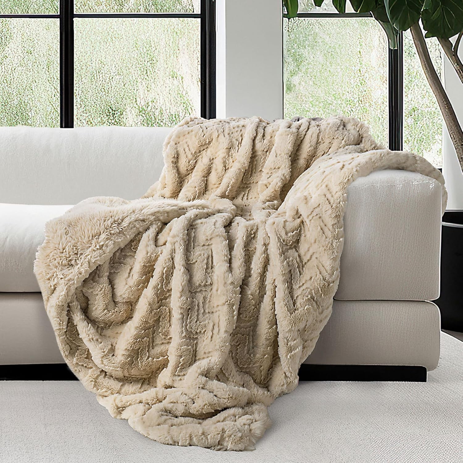Mon Chateau Faux Fur Throw