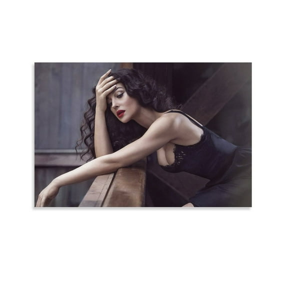 Monica Bellucci Poster Italian Actress Model Beauty Home Decor Poster Wall Art Hanging Picture Print Bedroom Decorative Painting Posters Room Aesthetic 16x24inch(40x60cm)